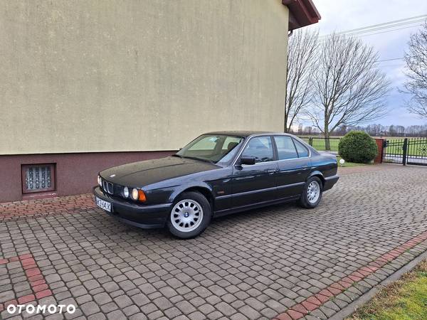 BMW Seria 5 520i - 4