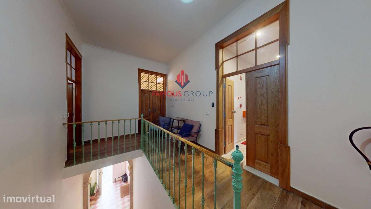 Prédio Histórico com Alojamento Local, Restauração e Espaço...-31