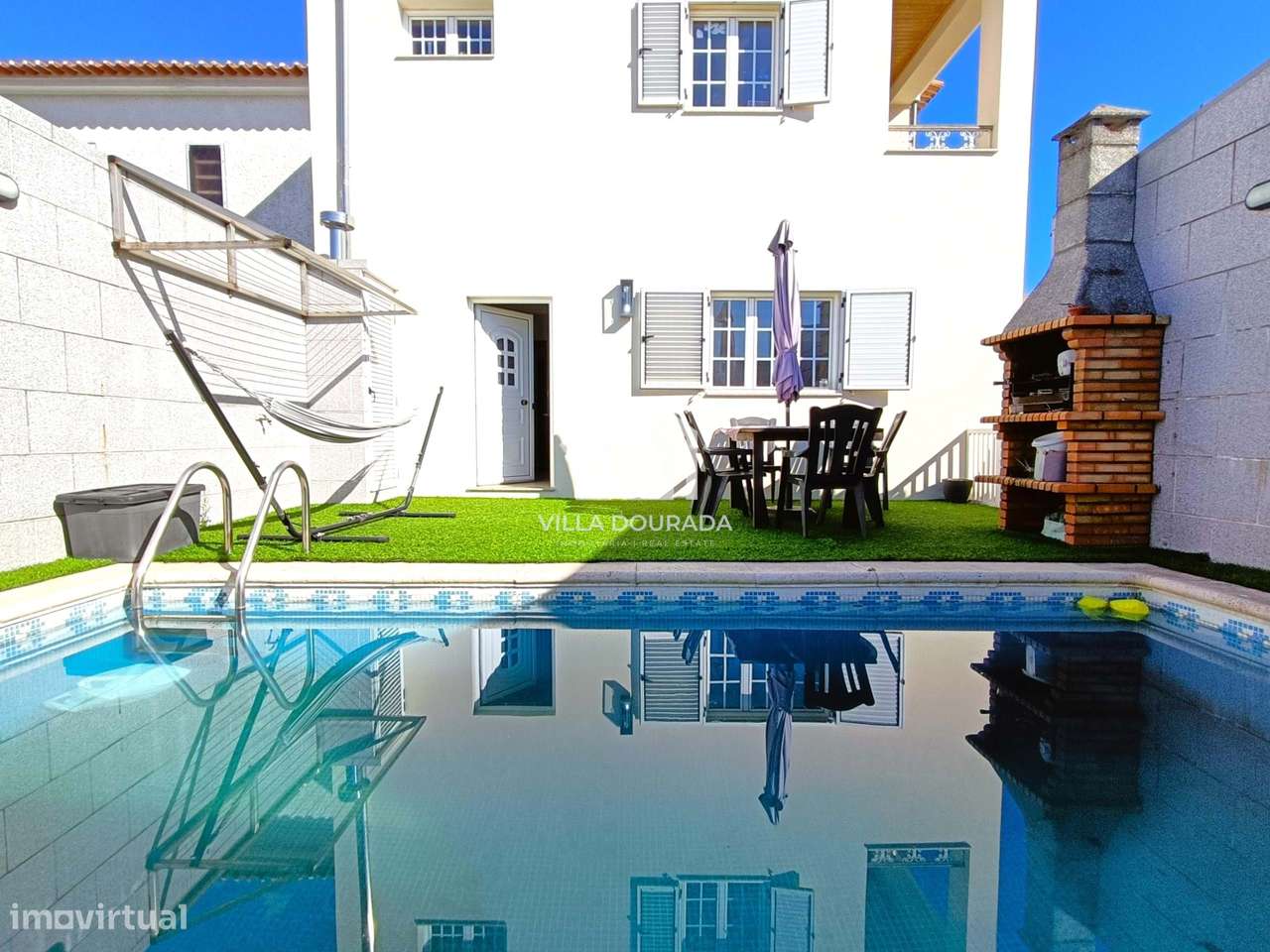 Moradia T3 ao centro de Pereiró com piscina. Aproveite! - Grande imagem: 4/40