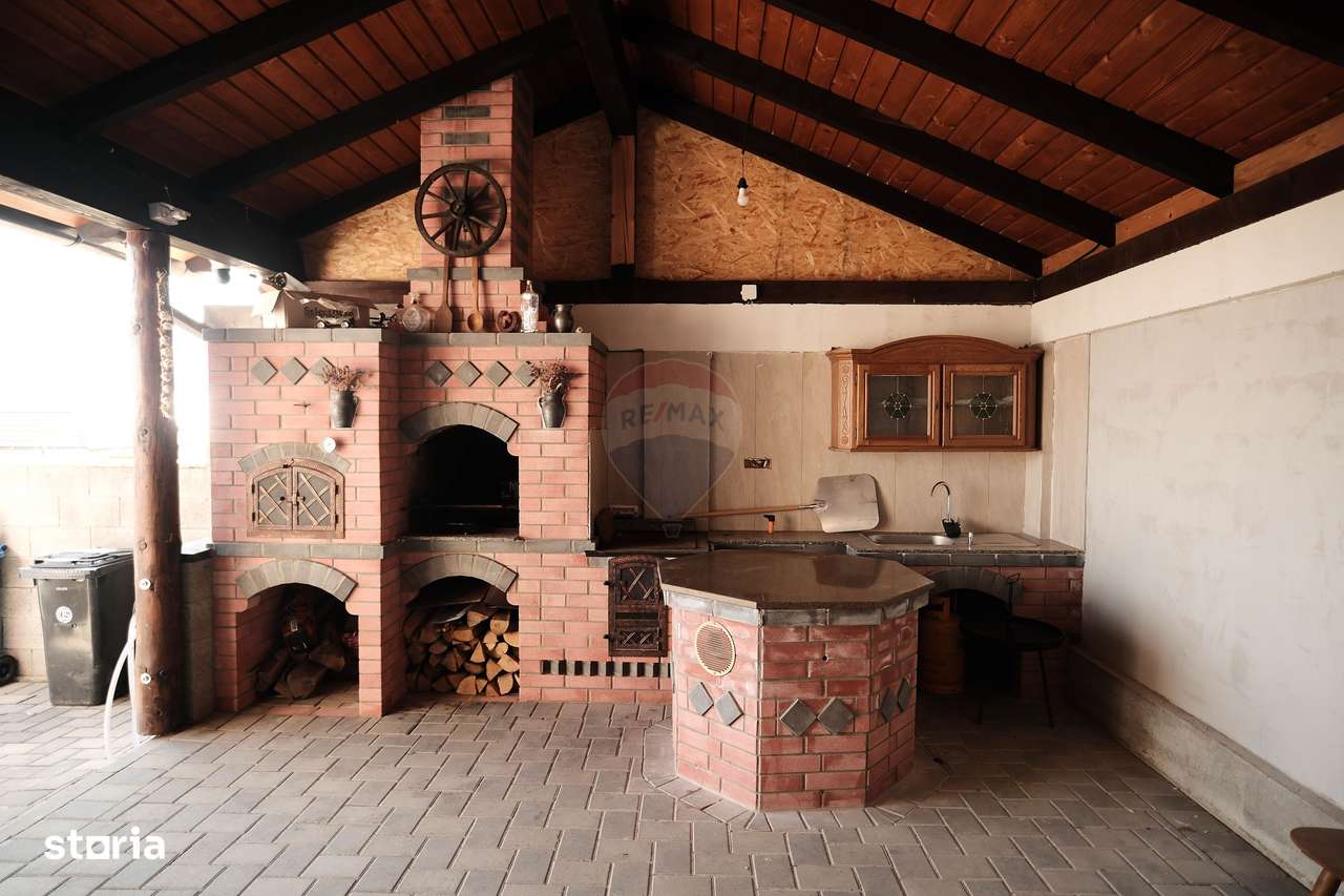 Casă  de vanzare in orasul Solca-3