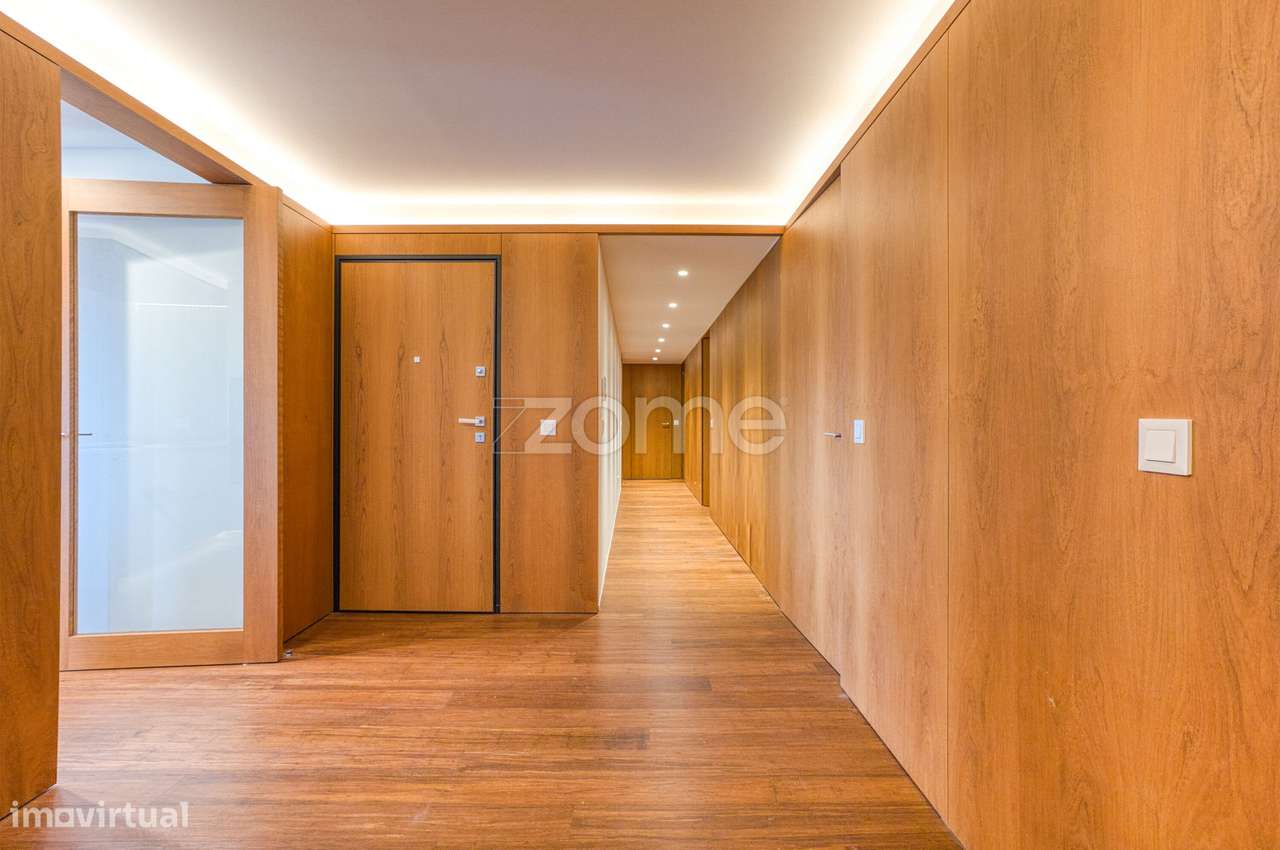 APARTAMENTO T6 DE LUXO NO EDIFÍCIO ALAMEDA –  TROFA - Grande imagem: 3/22