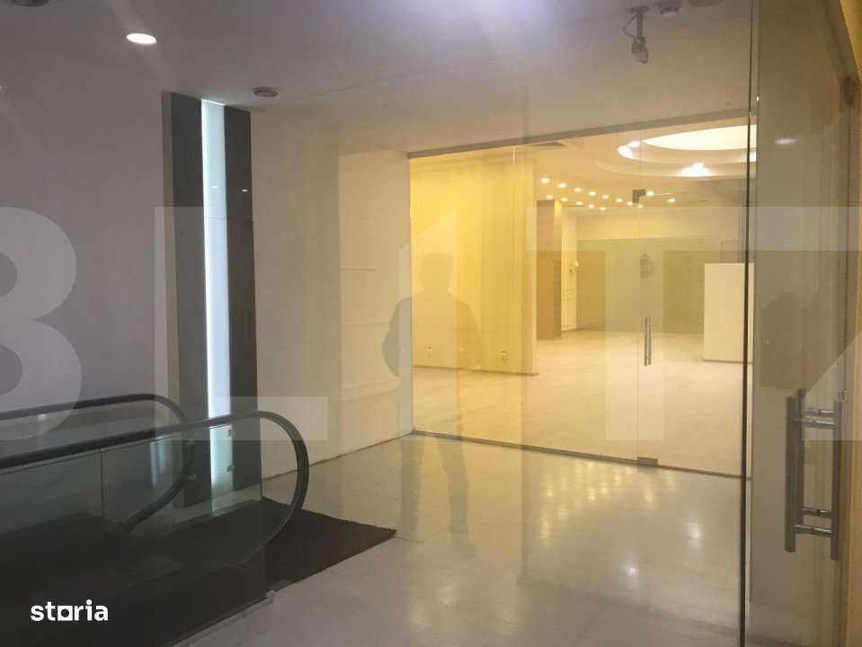 Spatiu pentru show room sau magazin, super finisat, ultracentral. - Imagine principală: 3/13