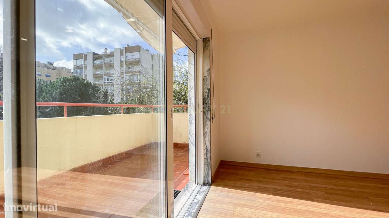 Apartamento T3 Duplex - Telheiras - 5 min Metro-8