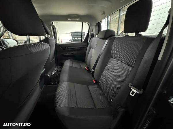 Toyota Hilux 2.4D 150CP 4x4 Double Cab 6MT Comfort - 12