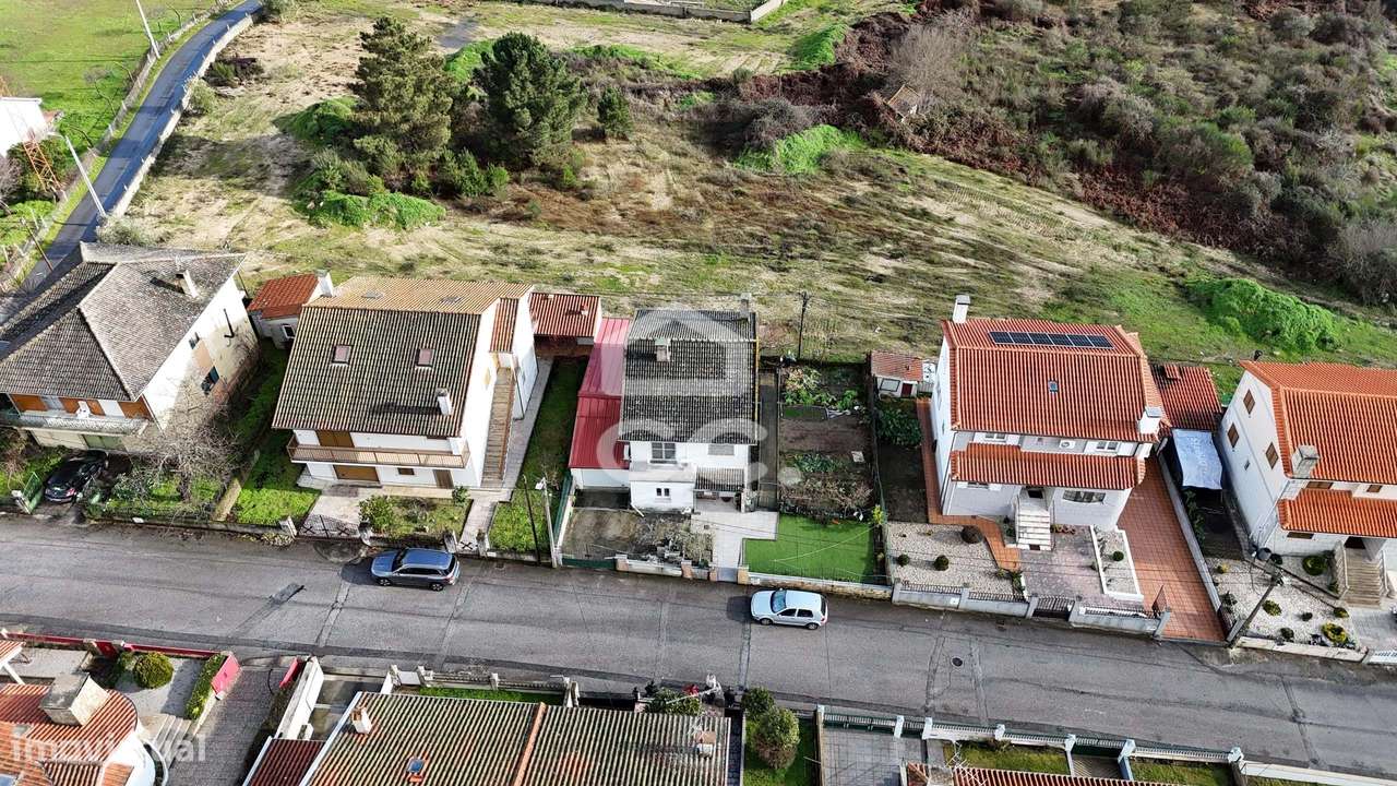 Moradia isolada com quatro quartos , logradouro, garagem , na periferi-32