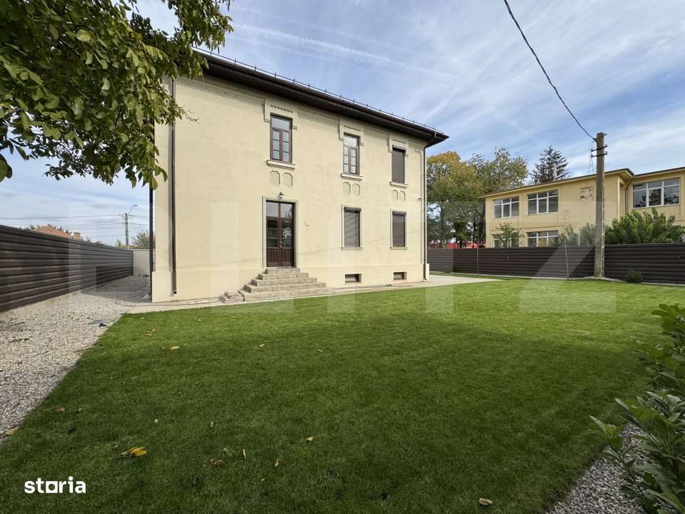 Casa tip conac S + P + E de 365 mpu, pe un teren de 1.143mp, Malu Mare - Imagine principală: 2/15