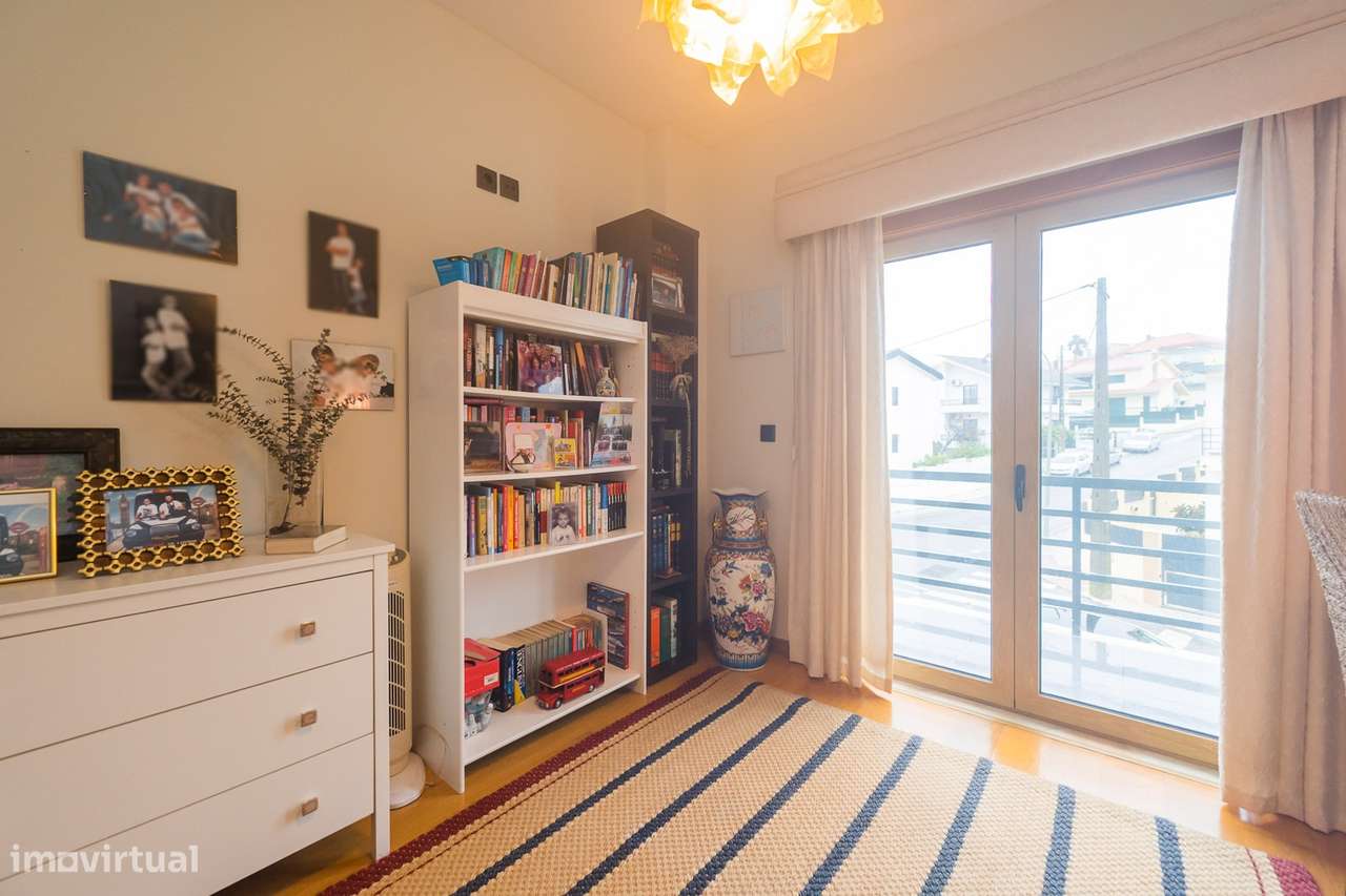 Moradia T-4+1 em Agualva Cacém-34