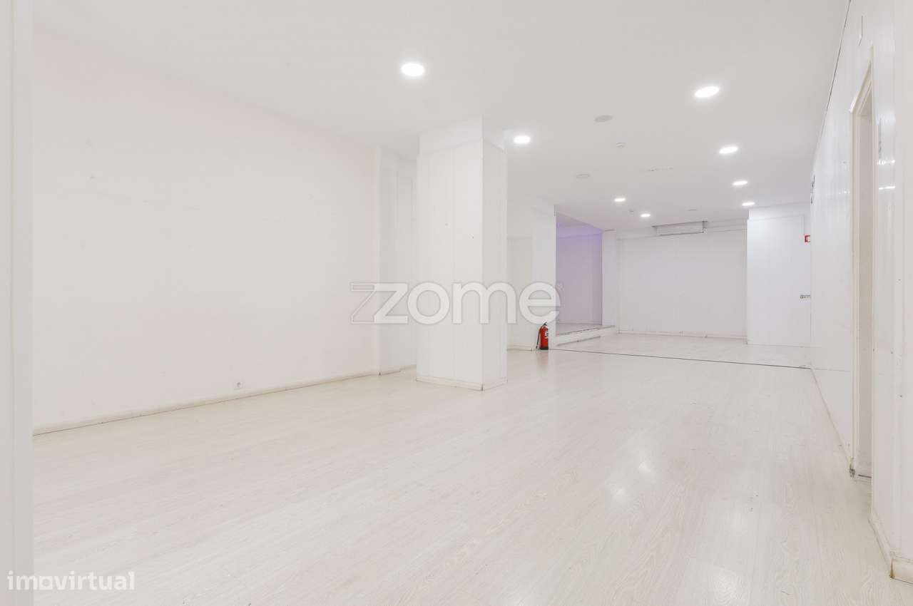 Espaço Comercial/Loja - Rua da Milharada 28 em Massamá - Grande imagem: 4/26