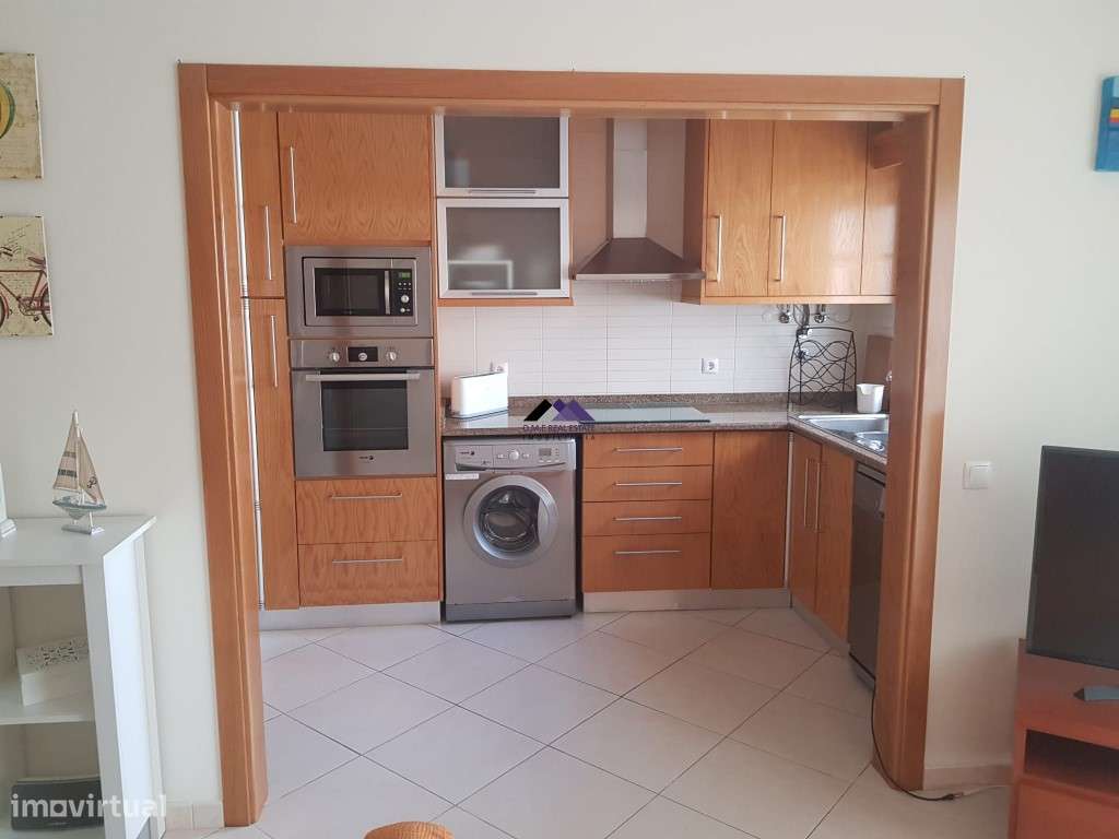 Moradia T3+1 com Estacionamento, Logradouro e Sótão-14