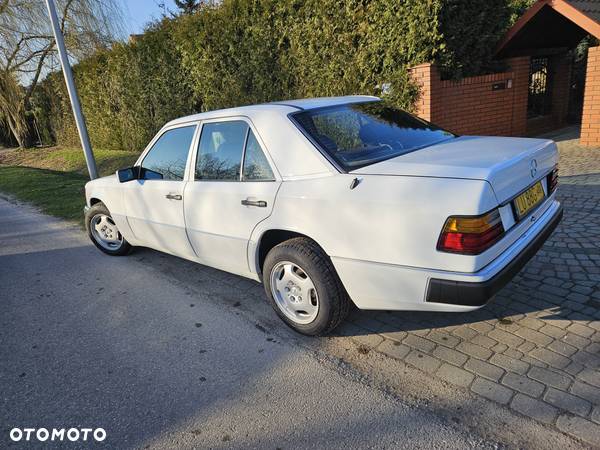 Mercedes-Benz W124 (1984-1993) - 3