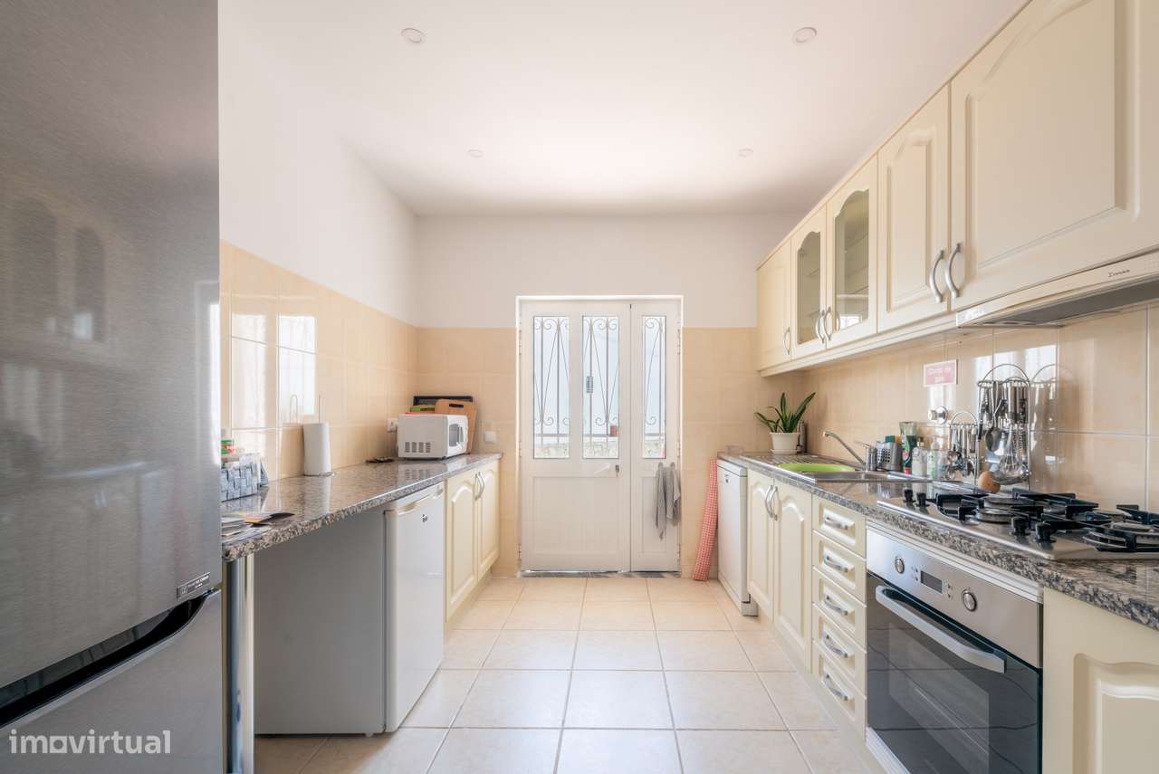 Villa de 4 quartos com personalidade e piscina em Almádena-10