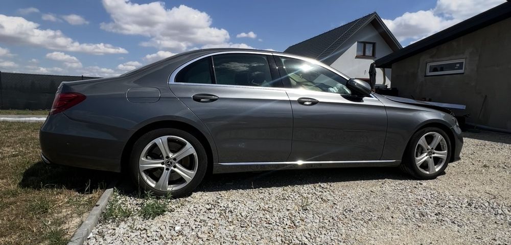Mercedes-Benz E W213 (2016-2023) 400 4-Matic 9G-TRONIC 2017