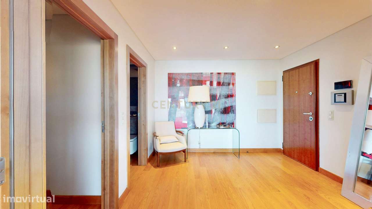 Apartamento T4 no Infantado de excelência, conforto e vista sobre a le-12