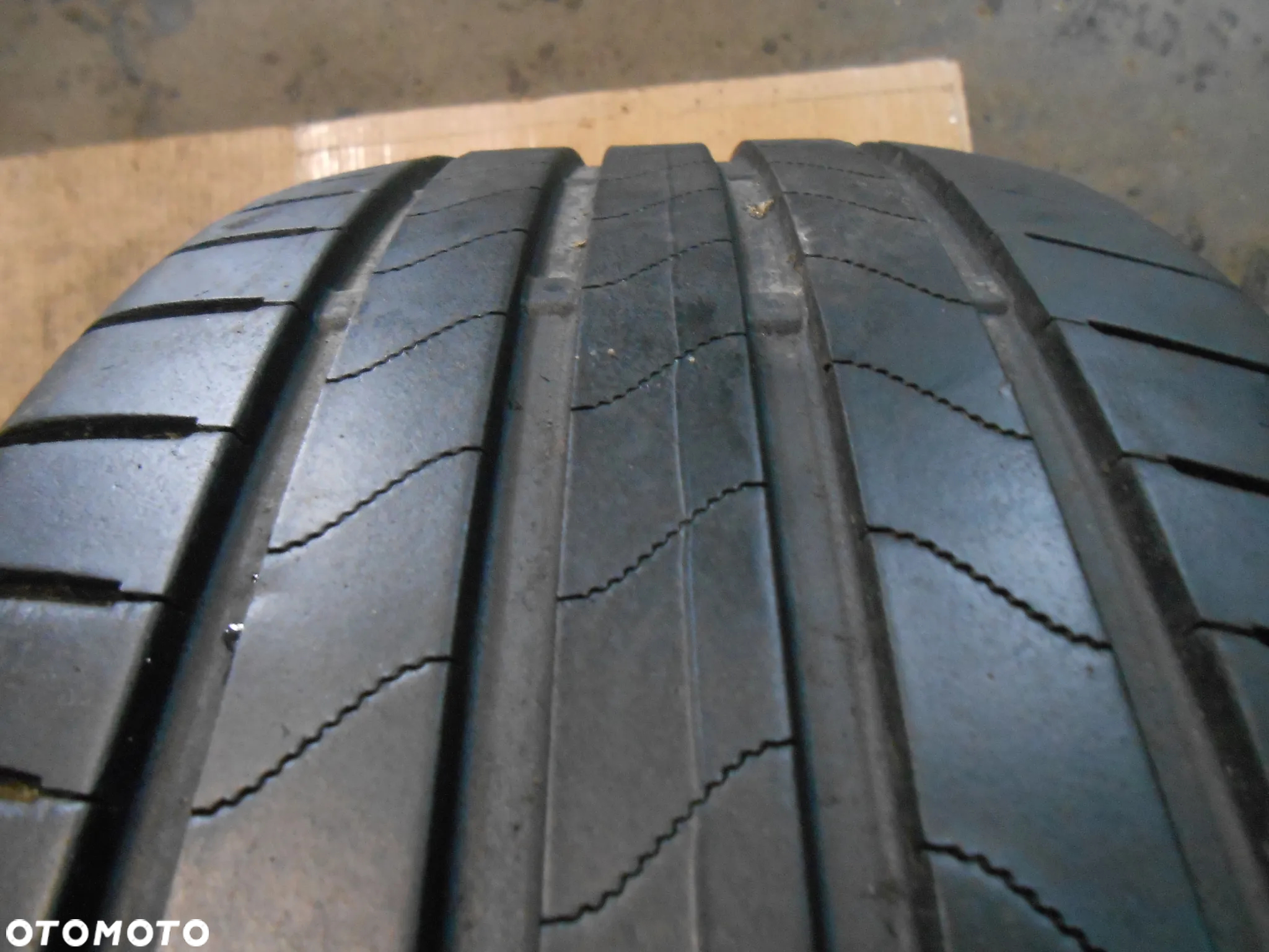 OPONA POJEDYNKA  215/50R17 BRIDGESTONE TURANZA 6 ENLITEN DOT 4722 7.5MM - 2