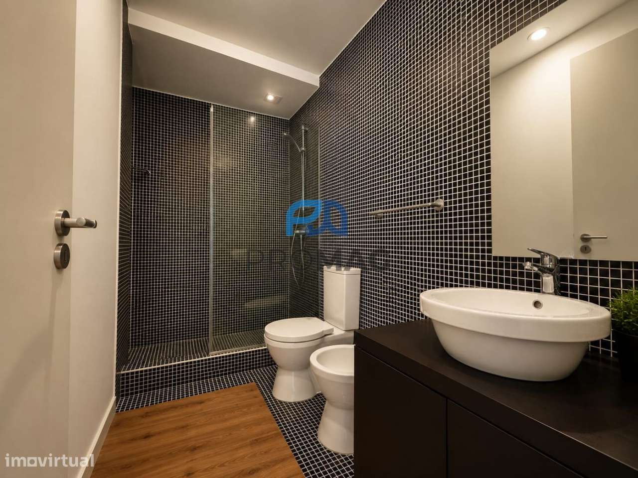 Prédio com Comércio - Baixa do Porto-37