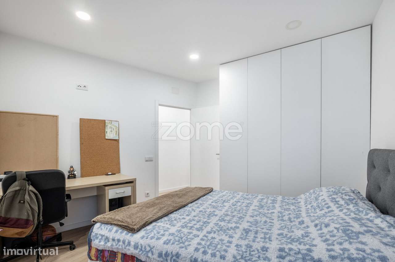 Prédio com grandes áreas no Centro de Leiria-17