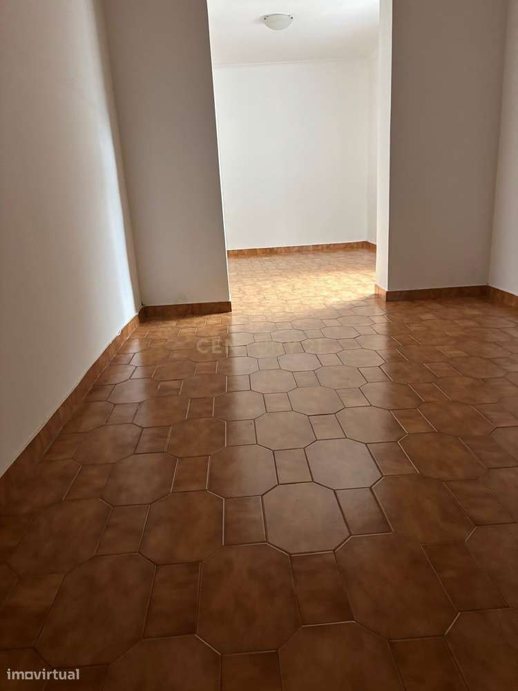 Apartamento T2 em Almada - Oportunidade Única! - Grande imagem: 2/14
