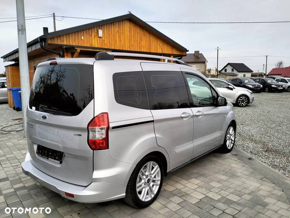 Ford Tourneo Courier 1.0 EcoBoost Titanium - 4