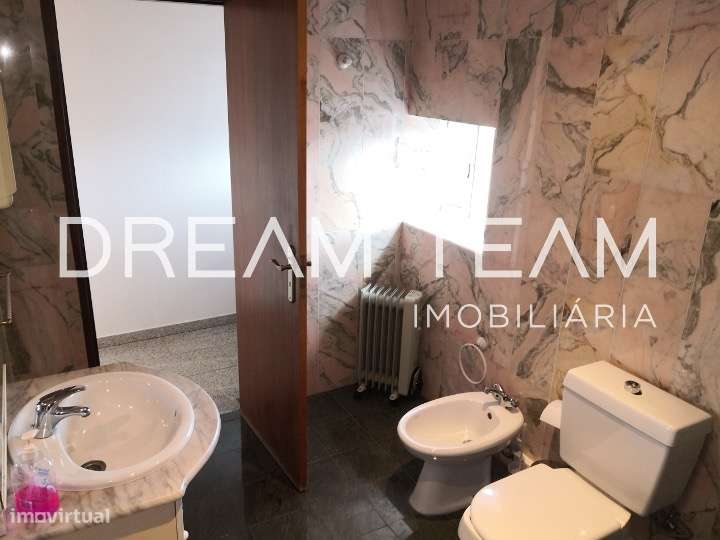 Armazém com escritório no Vale do Alecrim -  Pinhal Novo-29