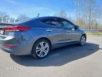 Hyundai Elantra 1.6 Comfort - 13