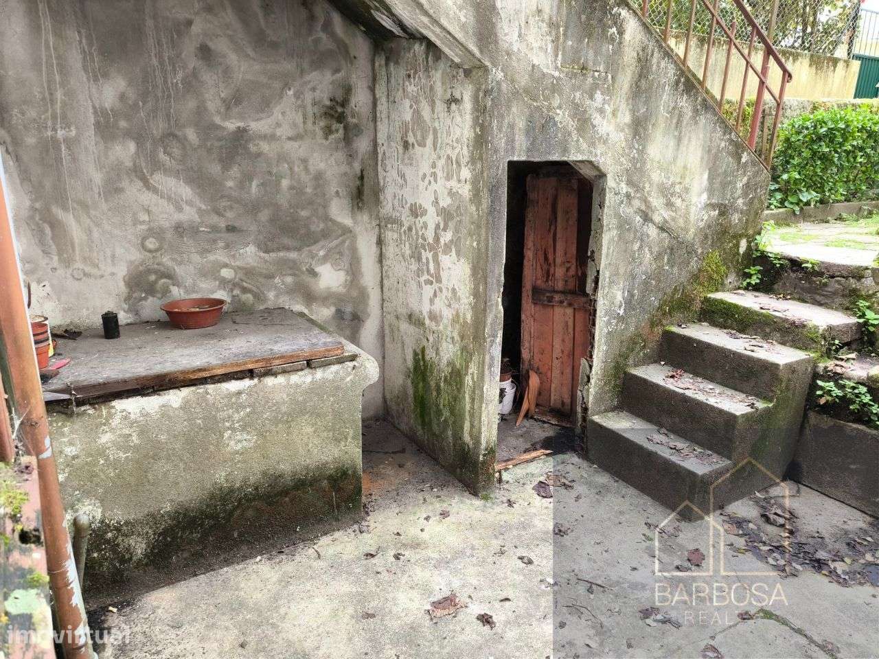 Moradia ANTAS - Av. F. Magalhaes - possivel prédio R/Ch+5! Zona ARU!-6