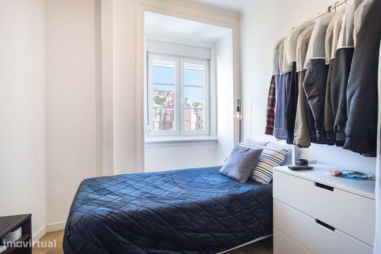 Apartamento Familiar totalmente Remodelado no Coração de Lisboa com Vi-11