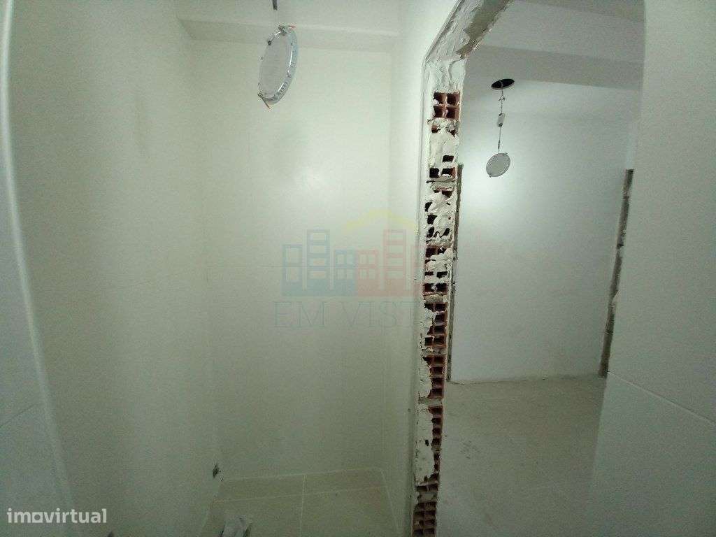 Apartamento T4 no Laranjeiro-20