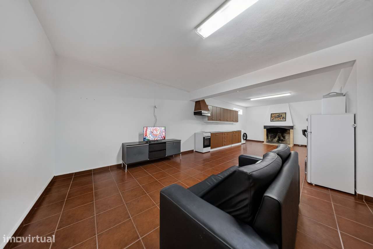 MORADIA T4 C/ GARAGEM FECHADA | MINDE - ALCANENA-31