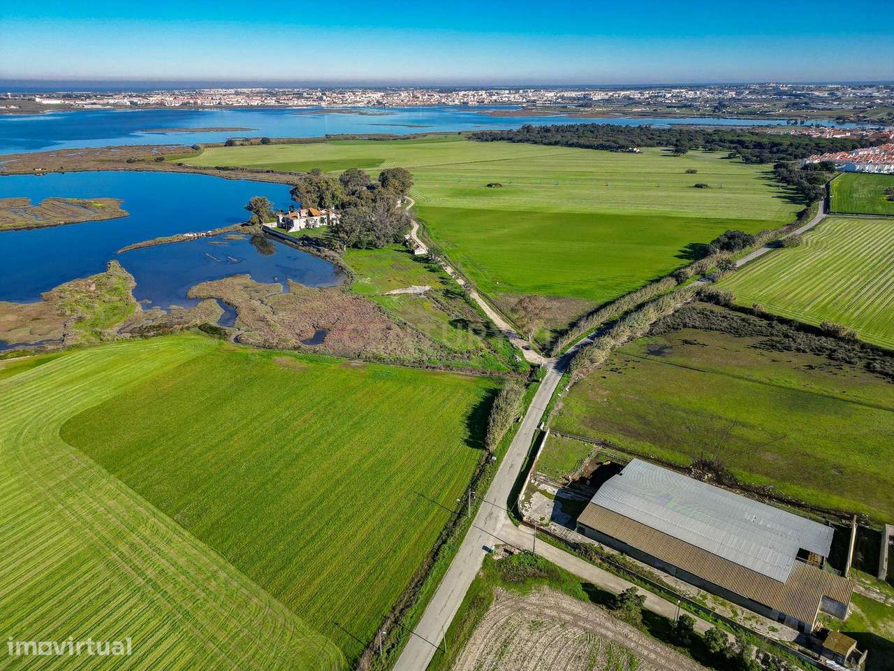 Quinta na margem sul do Tejo, com 105ha, com 5.000m2 de área urbana. - Grande imagem: 4/30