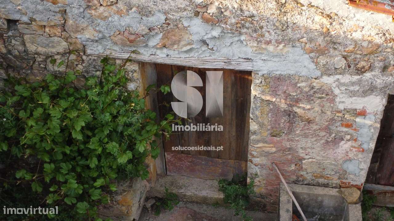 Moradia p/ RestaurarT2+1 VNPoiares - Grande imagem: 2/18