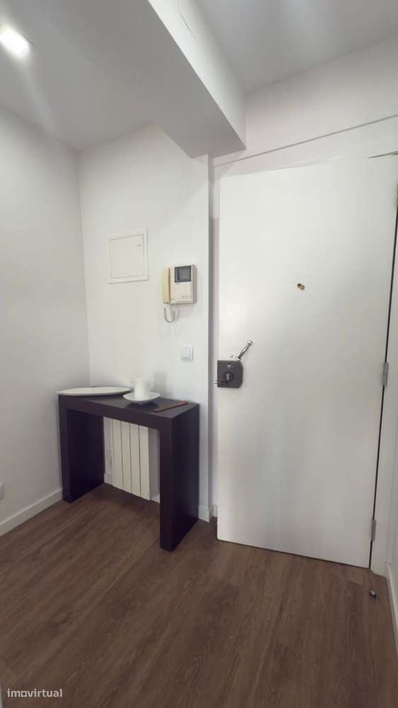 APARTAMENTO T1 kitchenette remodelado, junto à praia. Vistas de mar-5