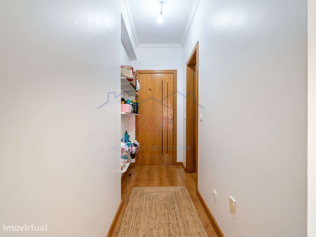 Apartamento T3 boas varandas com 2 lugares de garagem, bastante cen...-22