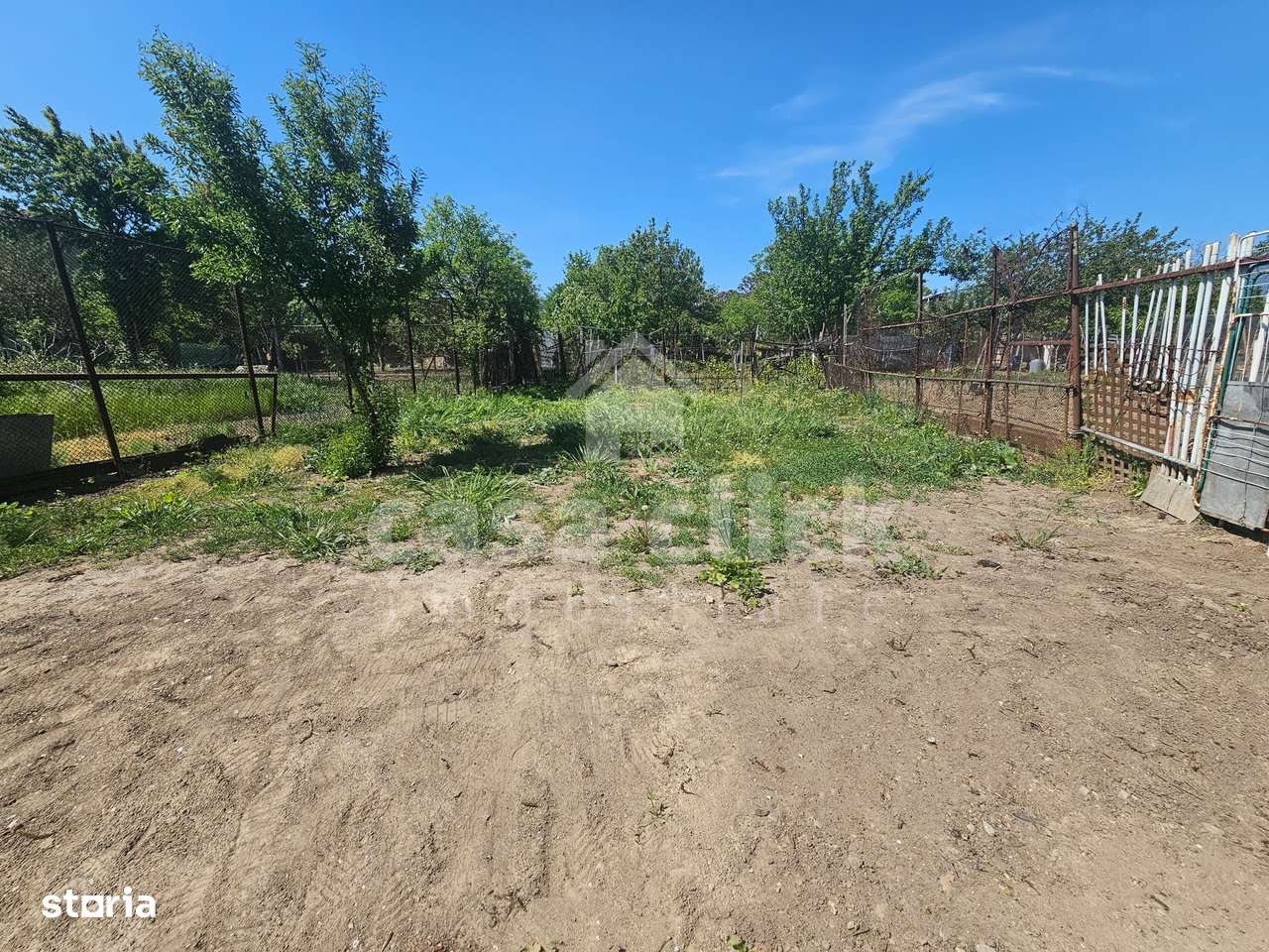 Teren 458 mp cu casă de 164 mp, Str. Războieni-Basarabiei-6