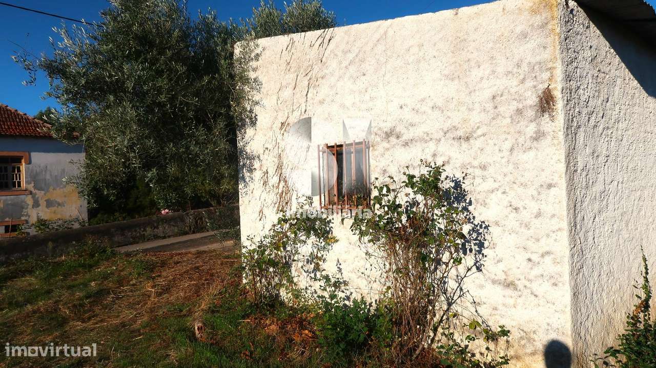 Moradia T2 C/P/Aprv V.N.Poiares - Grande imagem: 5/27