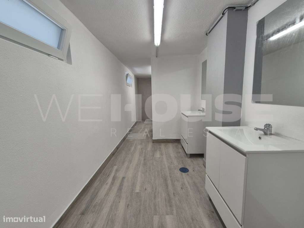 Armazém para Venda na Baixa da Banheira-5