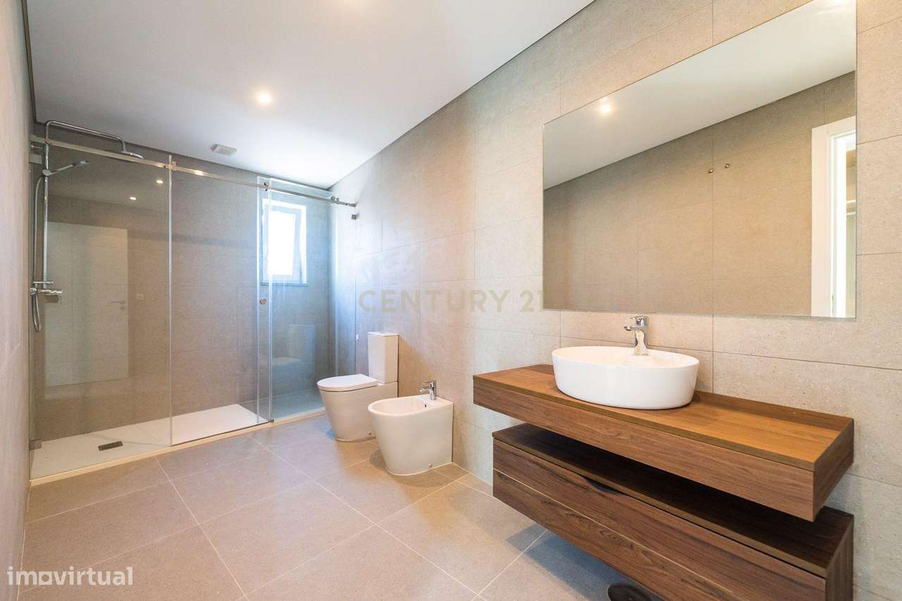 Sintra - Bolembre , moradia T4 nova, construção moderna e linhas conte-30