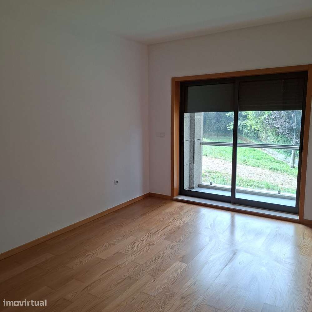 Apartamento T3 com Lugar Garagem-13