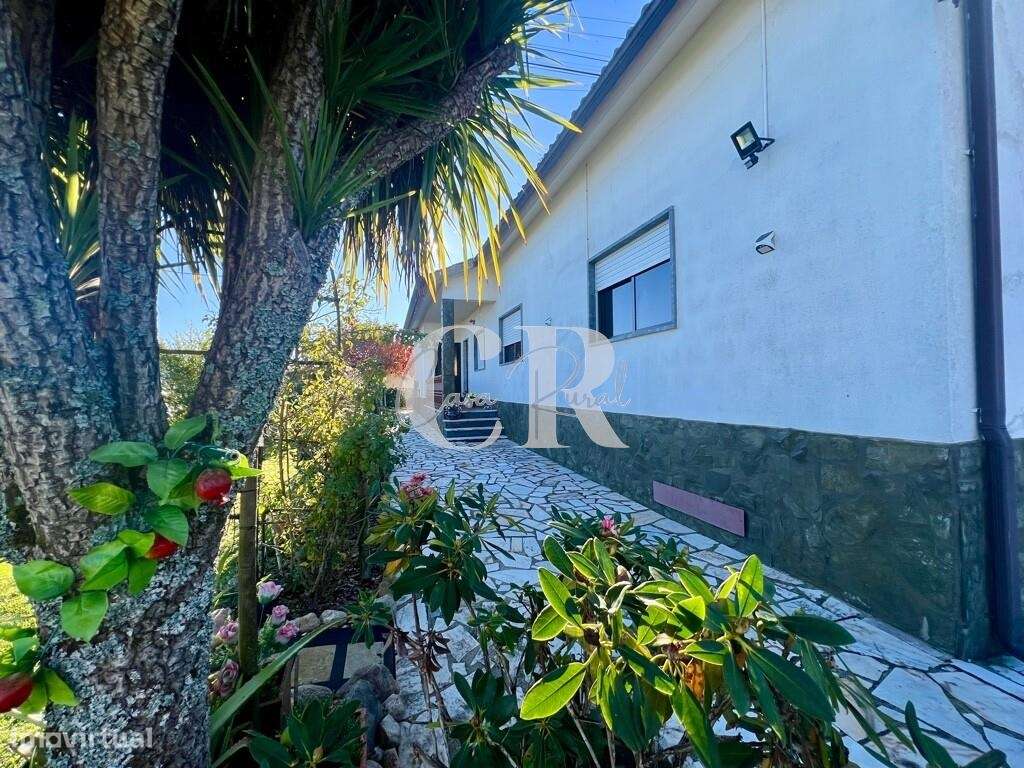 Excelente moradia térrea e independente com jardim em Arega - Figueiró-24