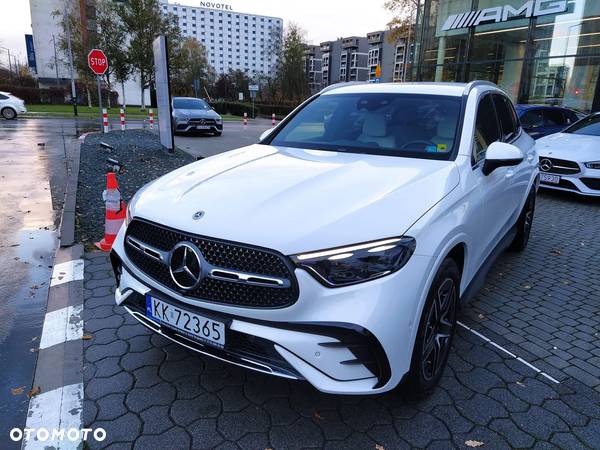 Mercedes-Benz GLC 200 4-Matic AMG Line - 3