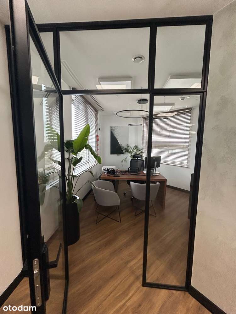 Nowoczesny biurowiec na Żoliborzu z parkingiem-7