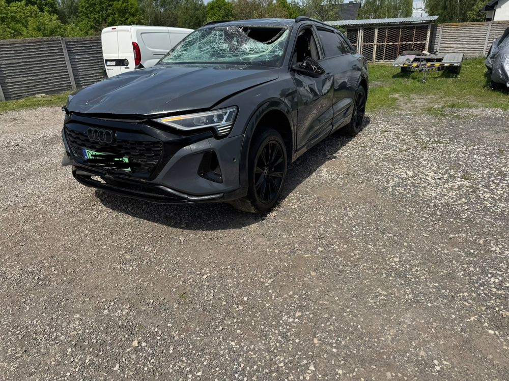Audi Q8 sportback e-tron 2023