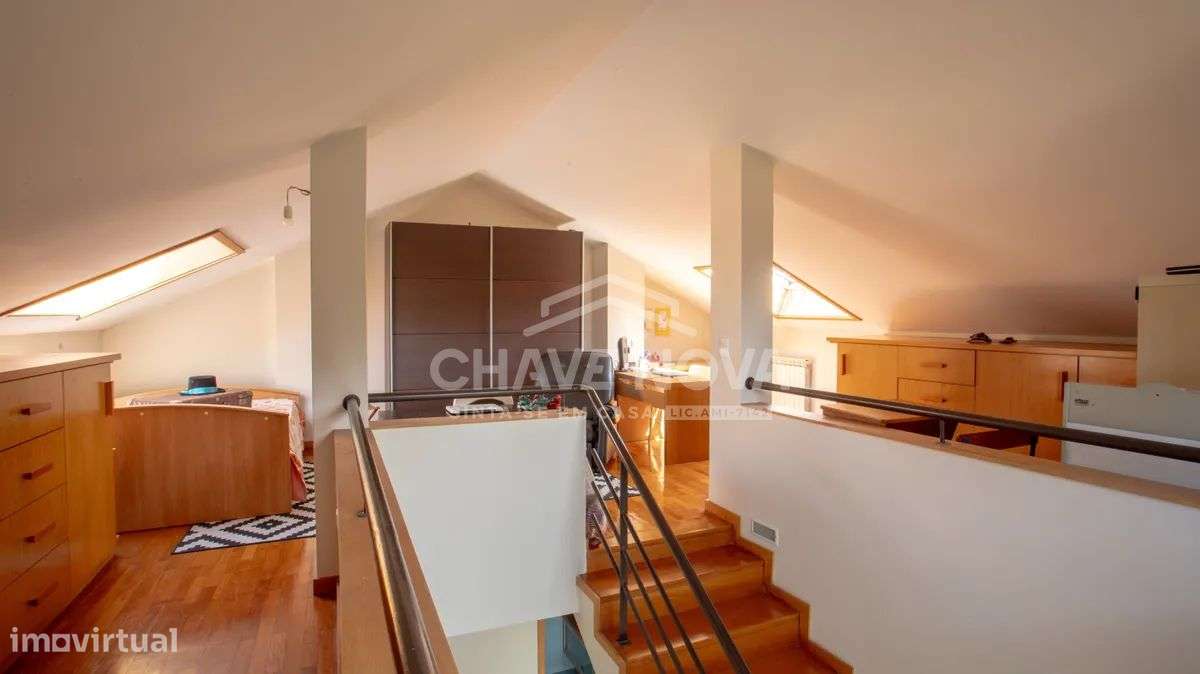 Moradia V3 de quatro frentes - Perosinho-29