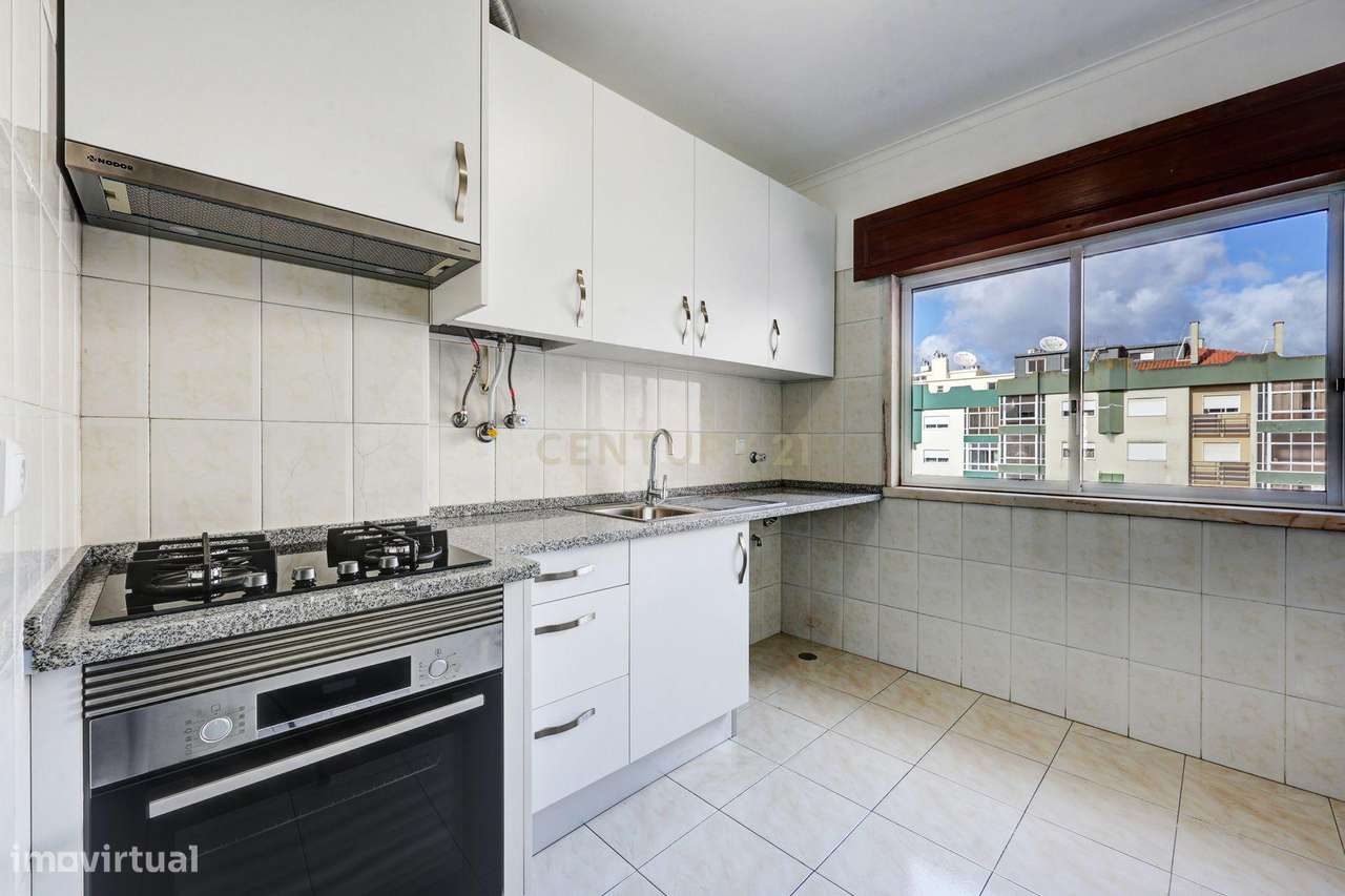 T2 para arrendar em Belas com Cozinha Nova - Grande imagem: 5/16