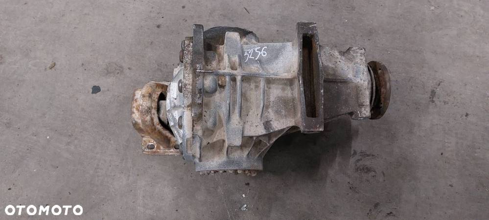 DYFERENCJAŁ DYFER MOST TYLNY FORD SIERRA MK1 1.8 8V - 3