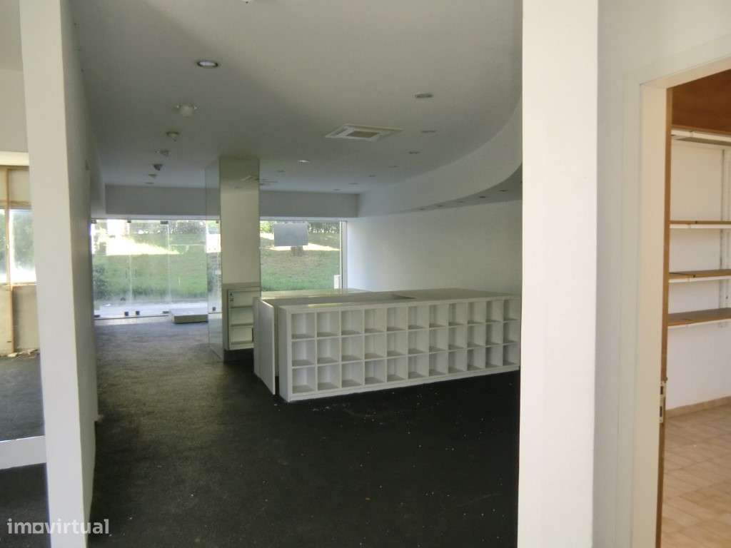 Loja,São João Madeira - Grande imagem: 4/13