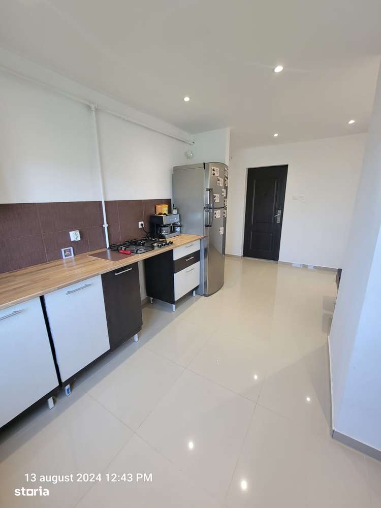 Vanzare  apartament 2 camere mobilat/utilat - zona Micro 3-14