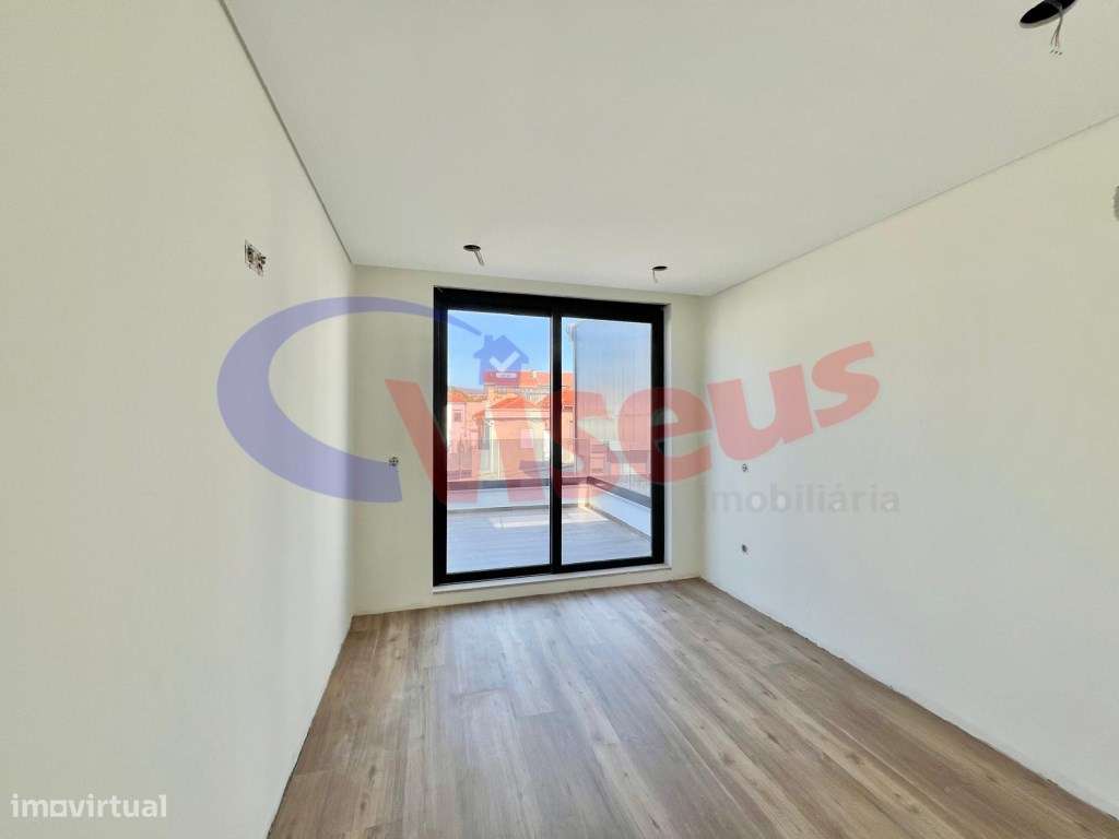 T2 Novo com Terraço Santo Ovídio-18