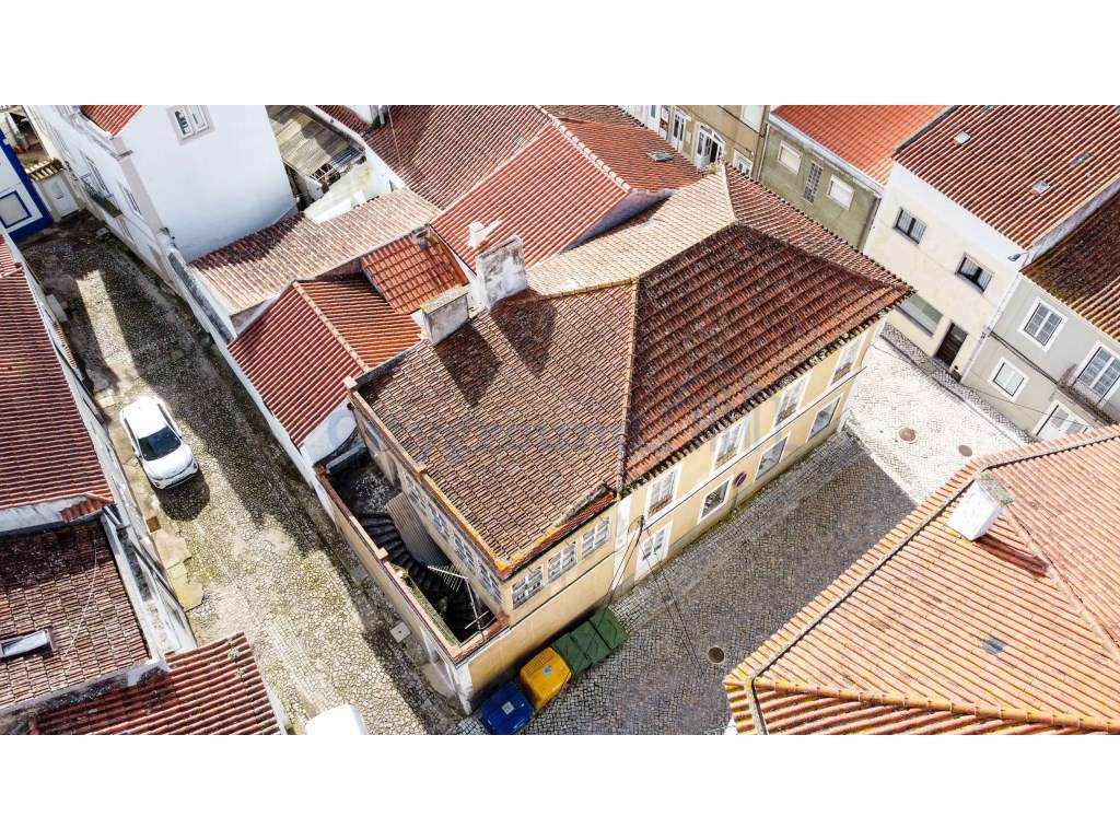 Prédio para renovar junto à praia de São Martinho do Porto-5