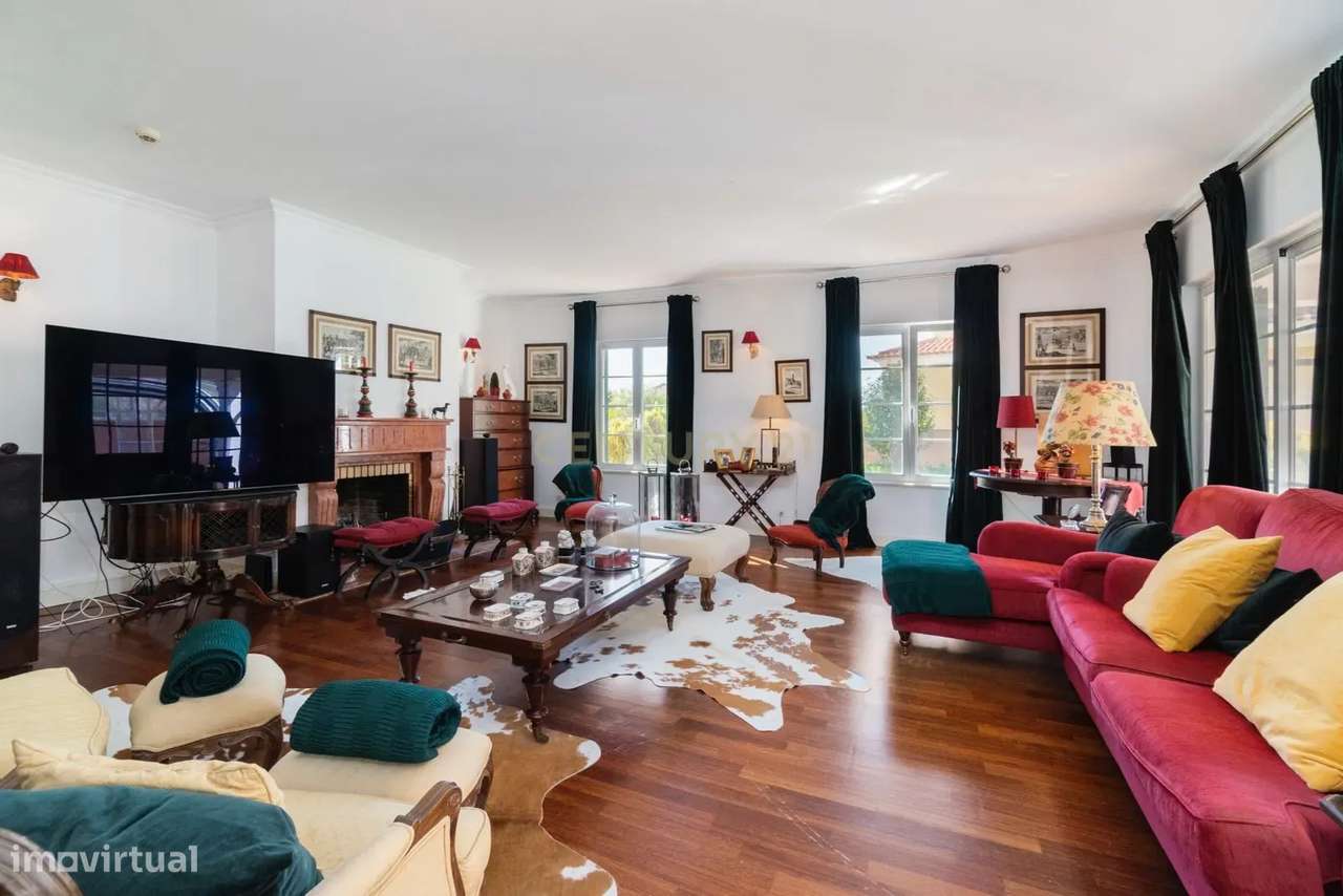 Moradia Isolada T6 com Garagem e Piscina Coberta na Quinta da Beloura-13