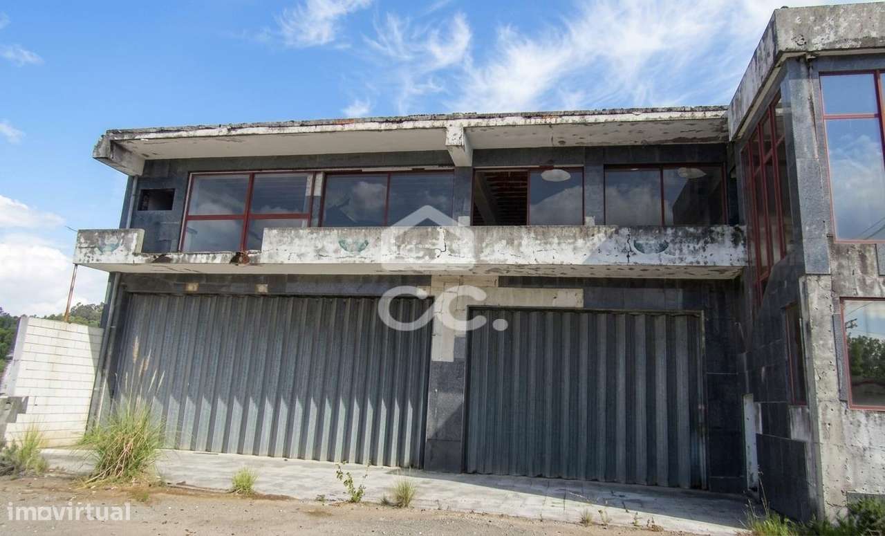 Armazém / Edifício Industrial com 833 m² de Área Construída em Fiães –-2